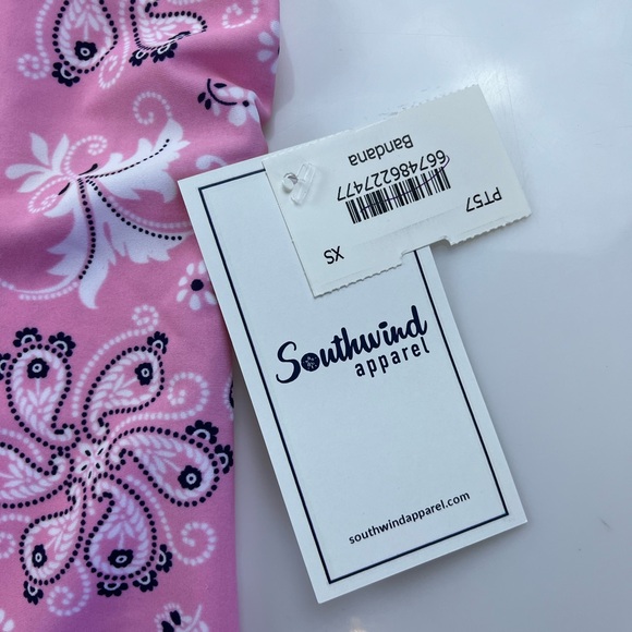 SOUTHWIND Pink UPF 50 Pebble Beach Top in Bandana N249 - Picture 5 of 14